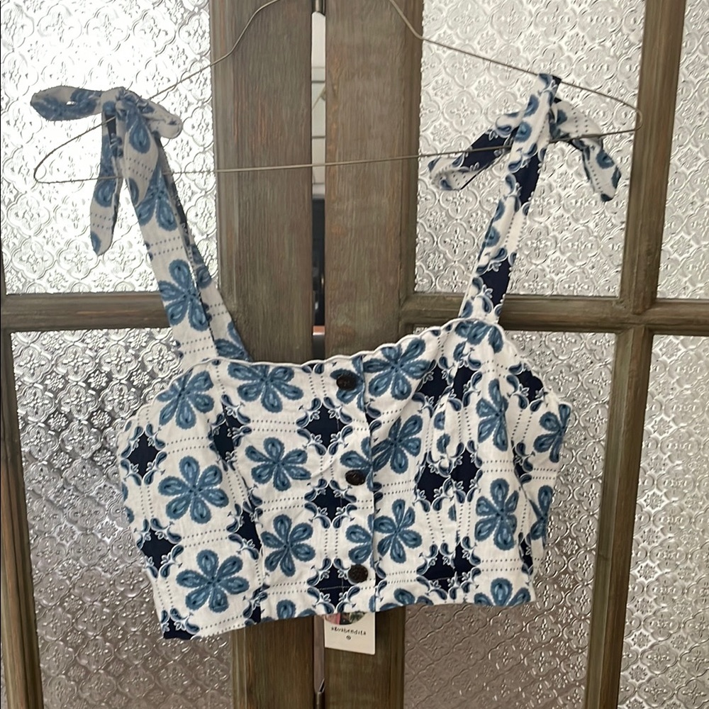 Aguabendita Floral Blue and White Women's Top NWT - Size XL